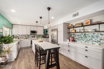 863 W Kiva Ave., Mesa, AZ 85210