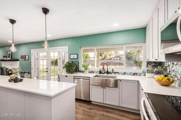 863 W Kiva Ave., Mesa, AZ 85210