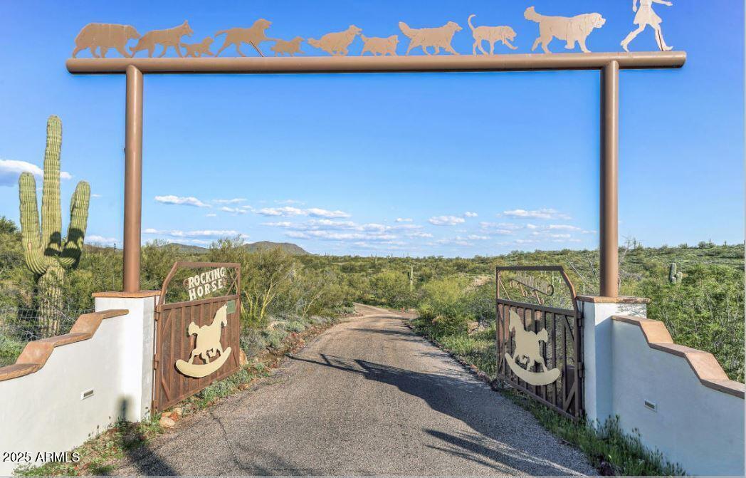 28331 W Rocking Horse Ln. #-, Morristown, AZ 85342