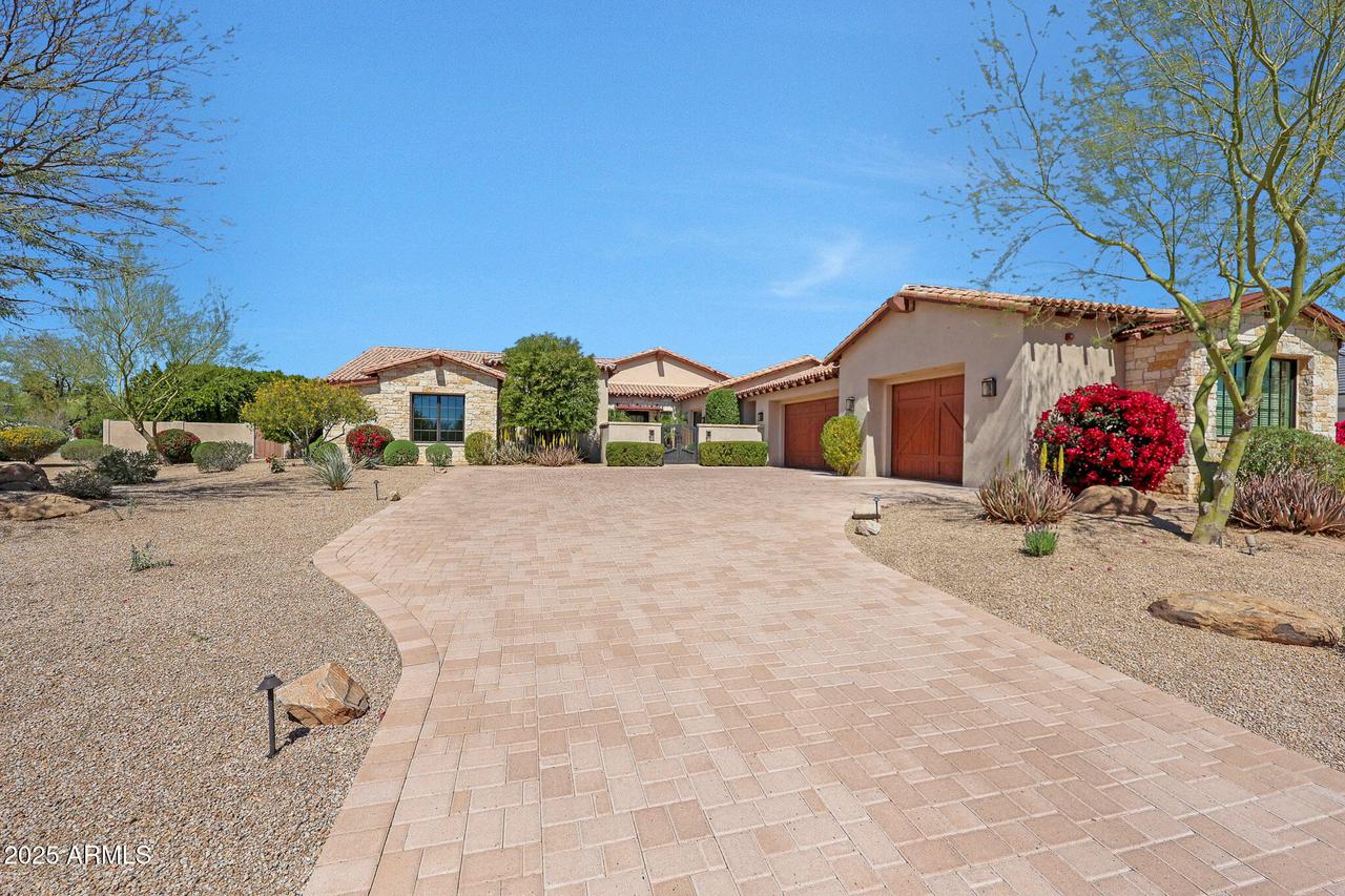 10812 E Laurel Ln., Scottsdale, AZ 85259