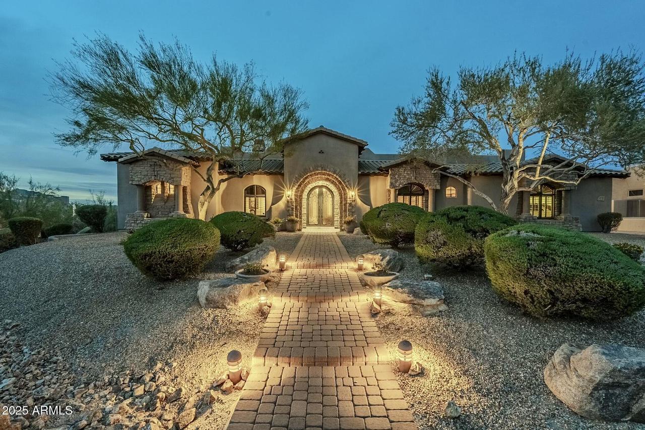 7260 E Eagle Crest Dr. #13, Mesa, AZ 85207