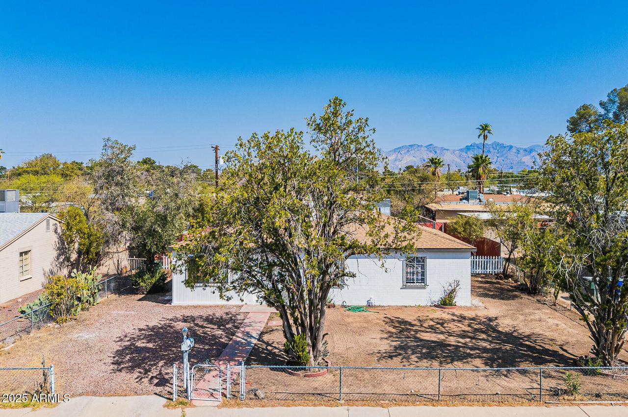 3727 E 24th St., Tucson, AZ 85713