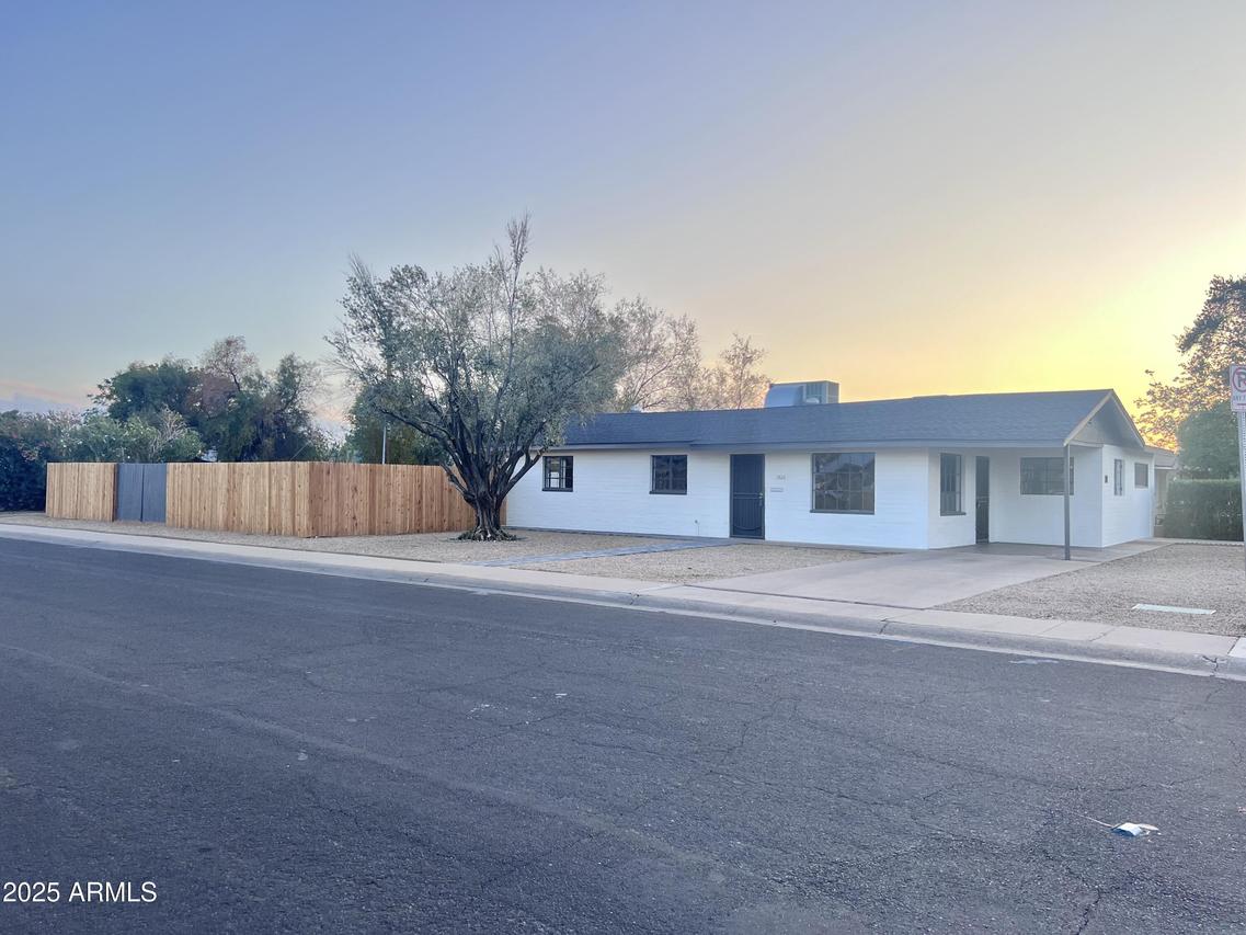 7420 N 58th Ave., Glendale, AZ 85301