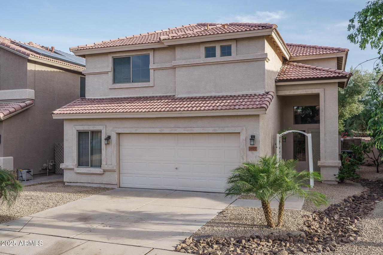 3827 W Fallen Leaf Ln., Glendale, AZ 85310