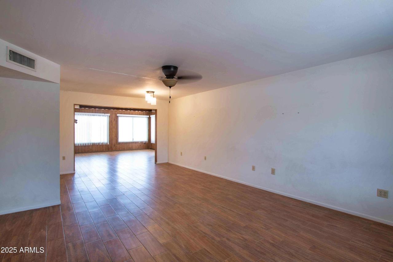 10421 W Signal Butte Cir., Sun City, AZ 85373
