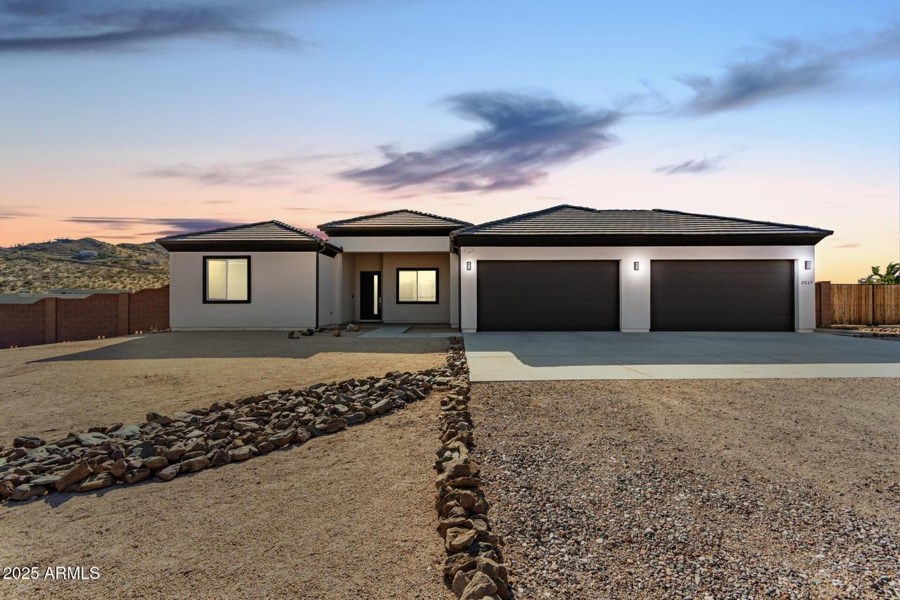 2517 W Canyon Rd., Phoenix, AZ 85086