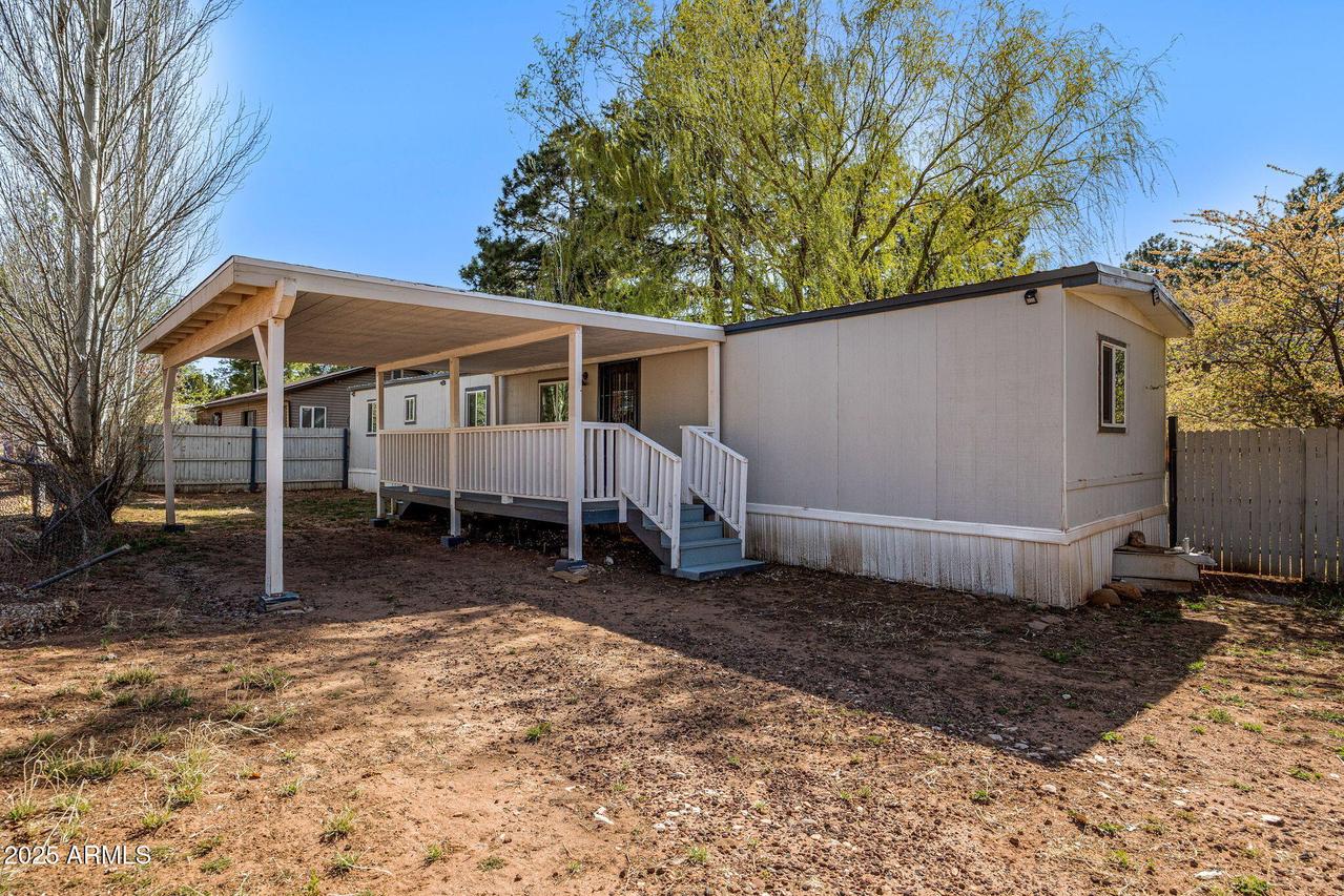 2075 Thousand Pines Dr., Overgaard, AZ 85933