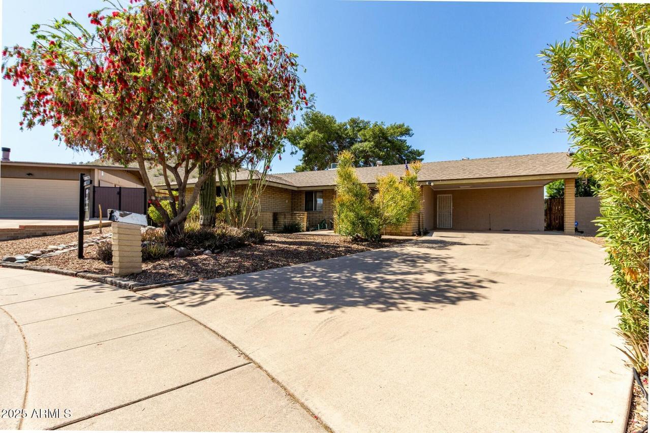 2433 E Acoma Dr., Phoenix, AZ 85032