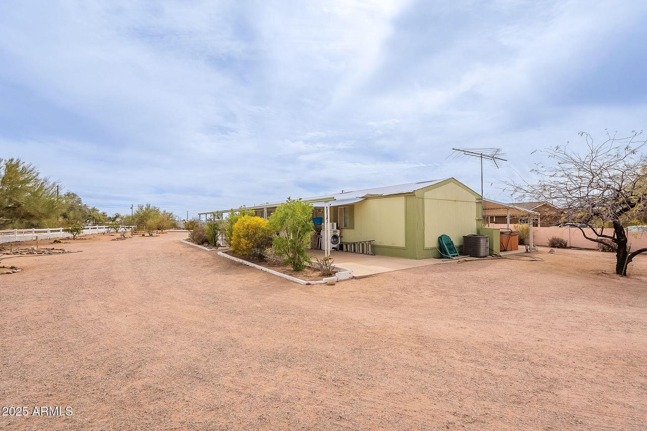 835 W Windsong St., Apache Junction, AZ 85120
