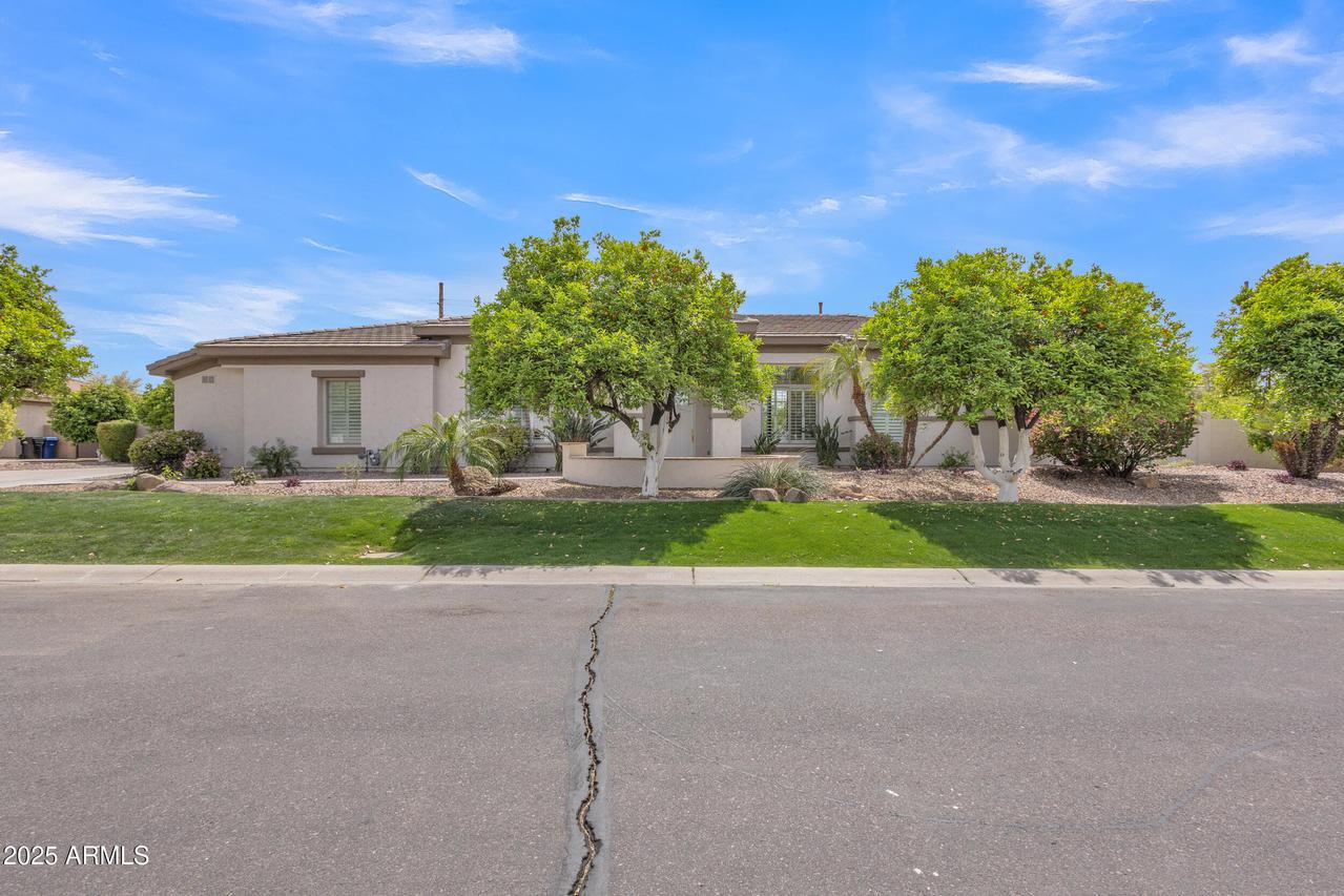 3461 E Indigo Cir., Mesa, AZ 85213