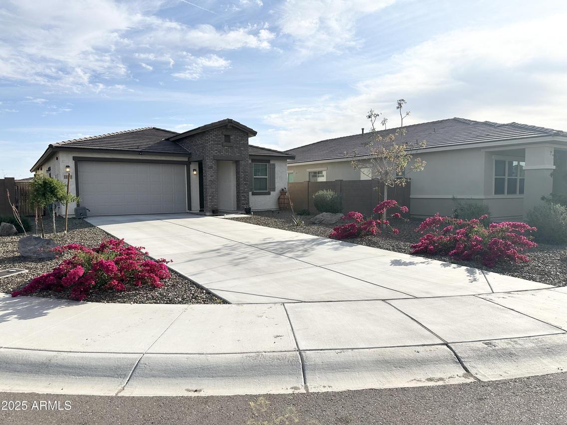 13317 W Dale Ln., Peoria, AZ 85383