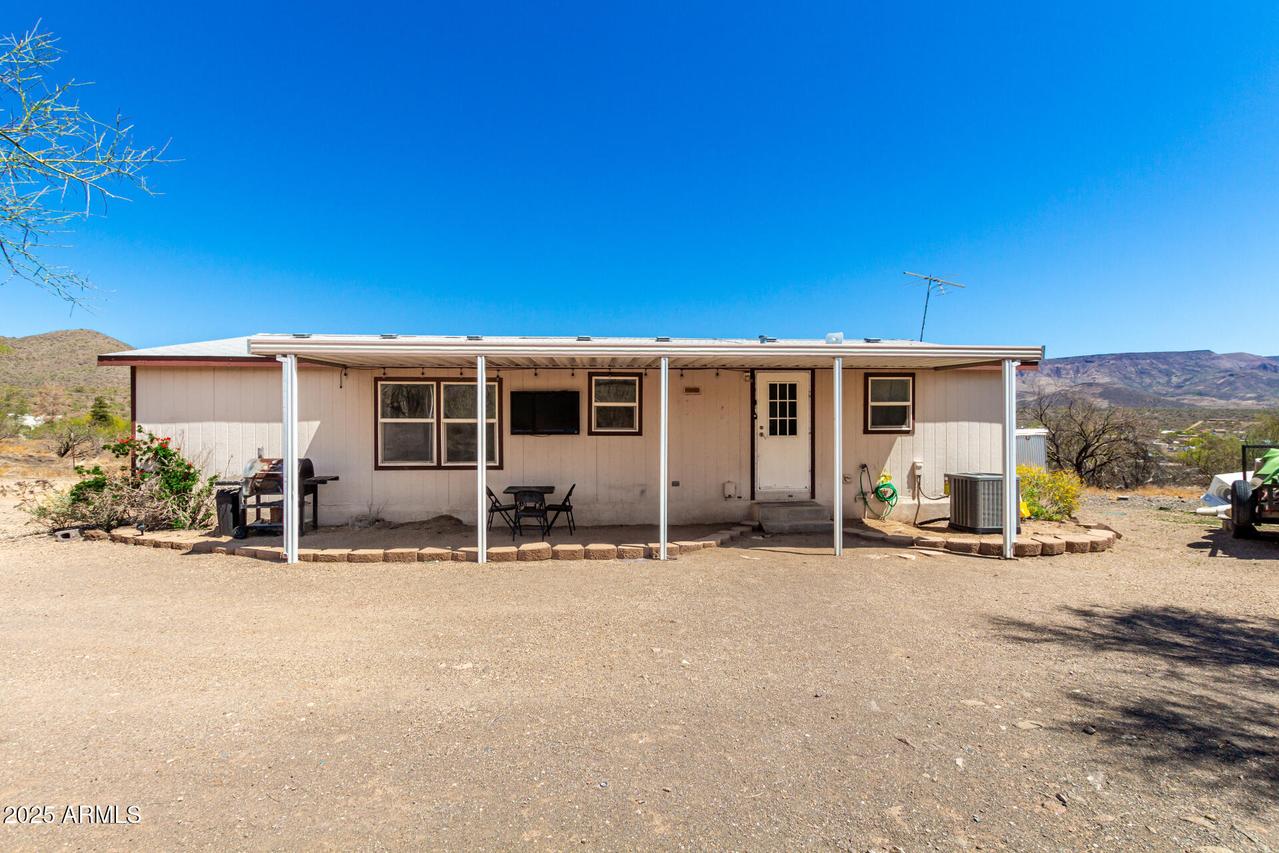 49239 N 15th Ave., New River, AZ 85087