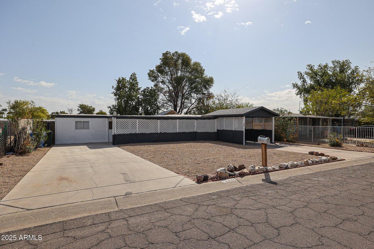 17821 N 5th St., Phoenix, AZ 85022