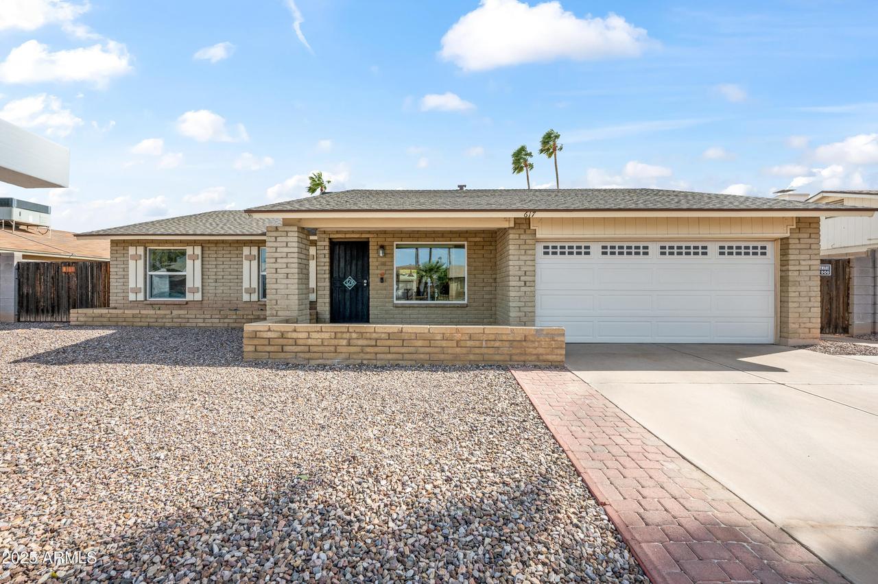 617 W Laguna Azul Ave., Mesa, AZ 85210