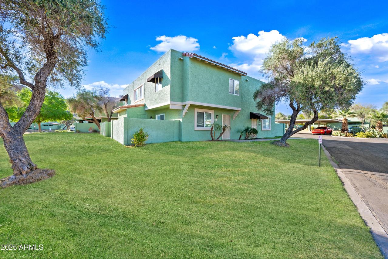 10202 N 8th Pl. #B, Phoenix, AZ 85020