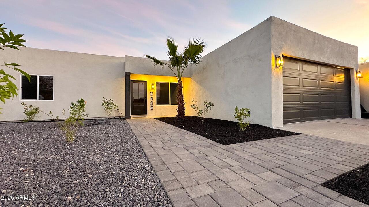 2425 E Inverness Ave., Mesa, AZ 85204
