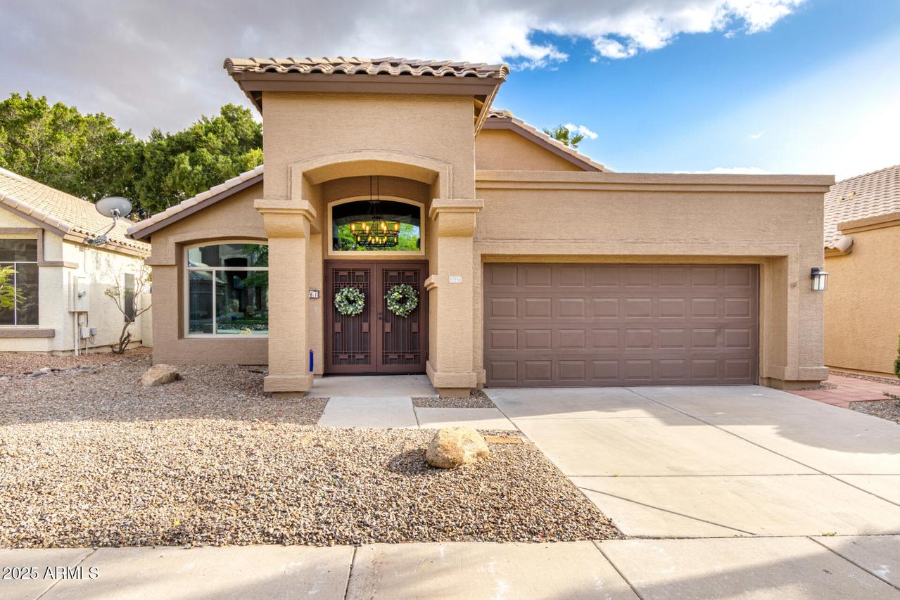 1447 E Nighthawk Way, Phoenix, AZ 85048