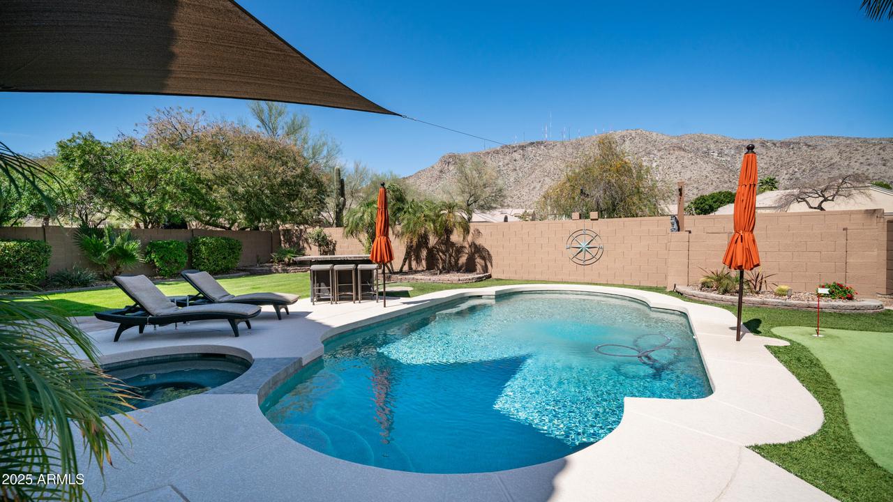 932 E Mountain Sage Dr., Phoenix, AZ 85048