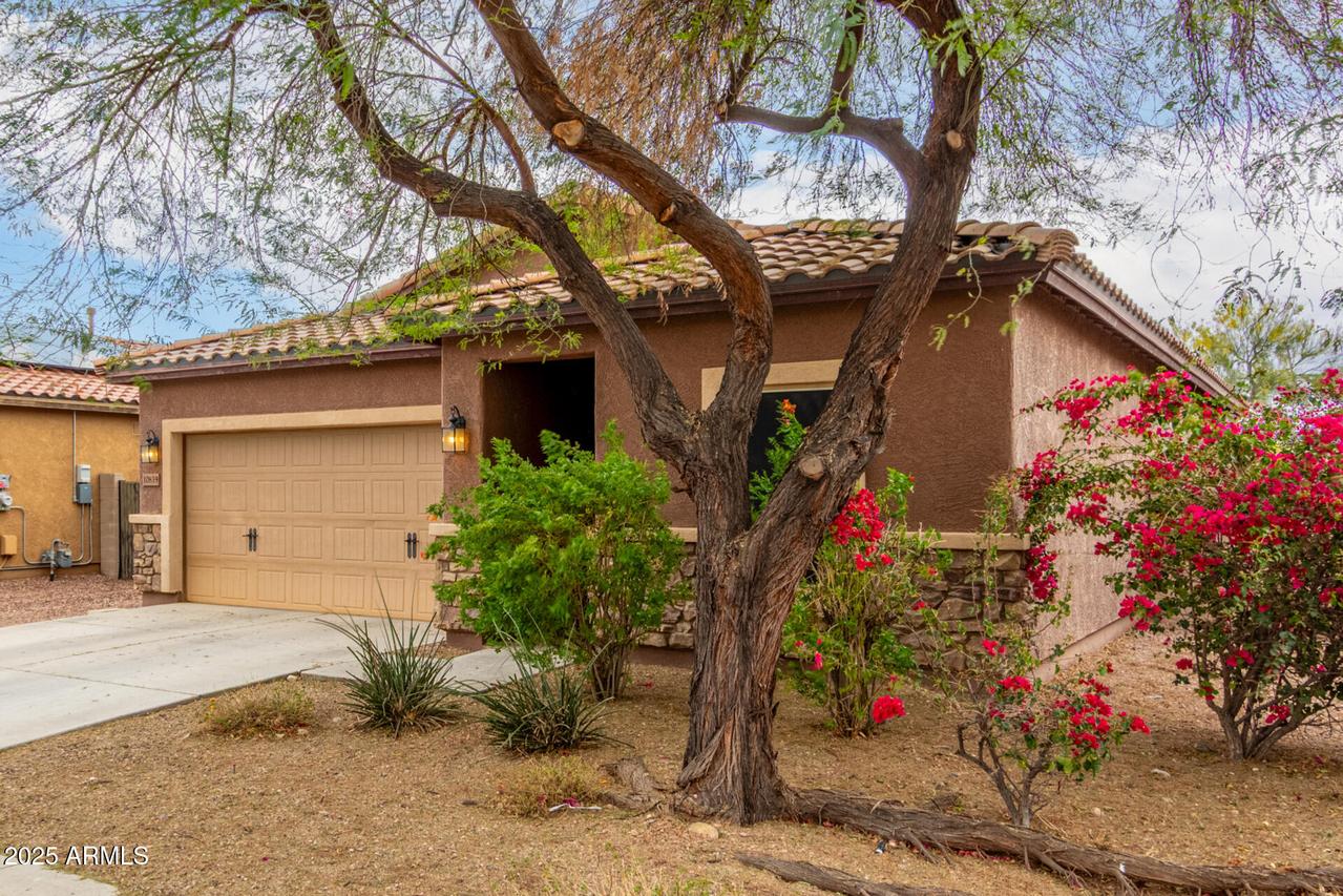 10835 W Saddlehorn Rd., Peoria, AZ 85383