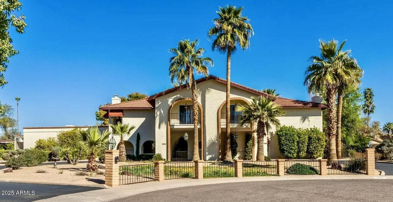 8426 N 15th Dr., Phoenix, AZ 85021