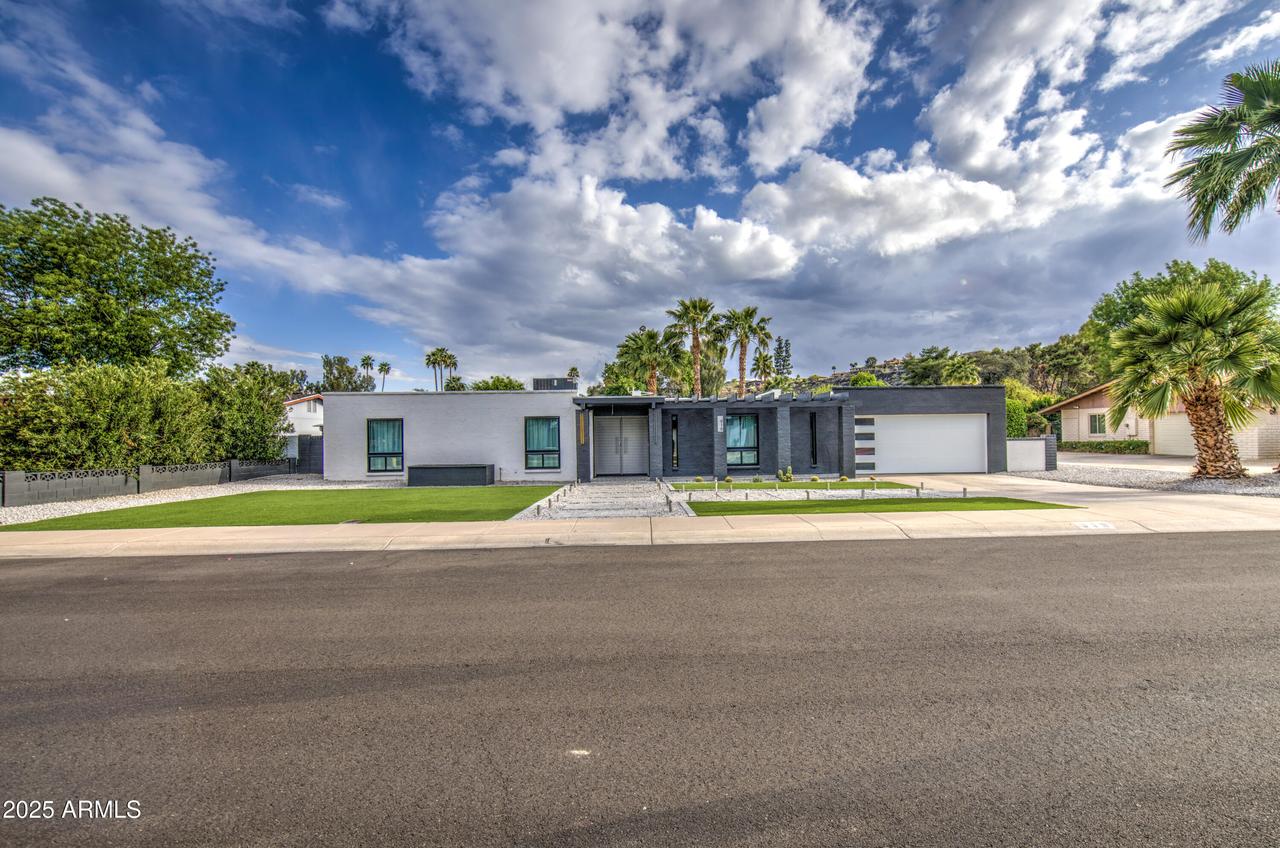 919 W Port Royale Ln., Phoenix, AZ 85023