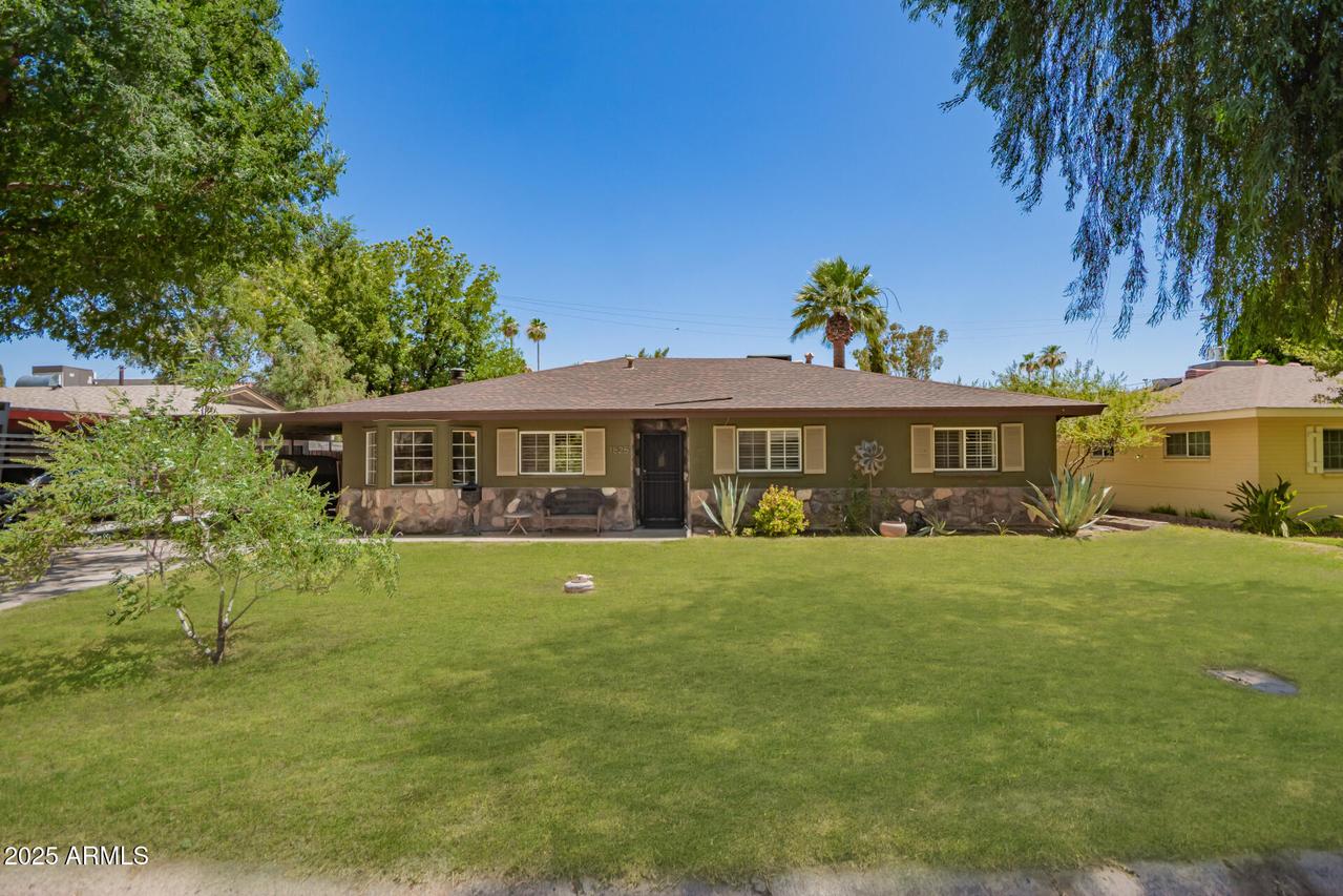 1825 E Medlock Dr., Phoenix, AZ 85016