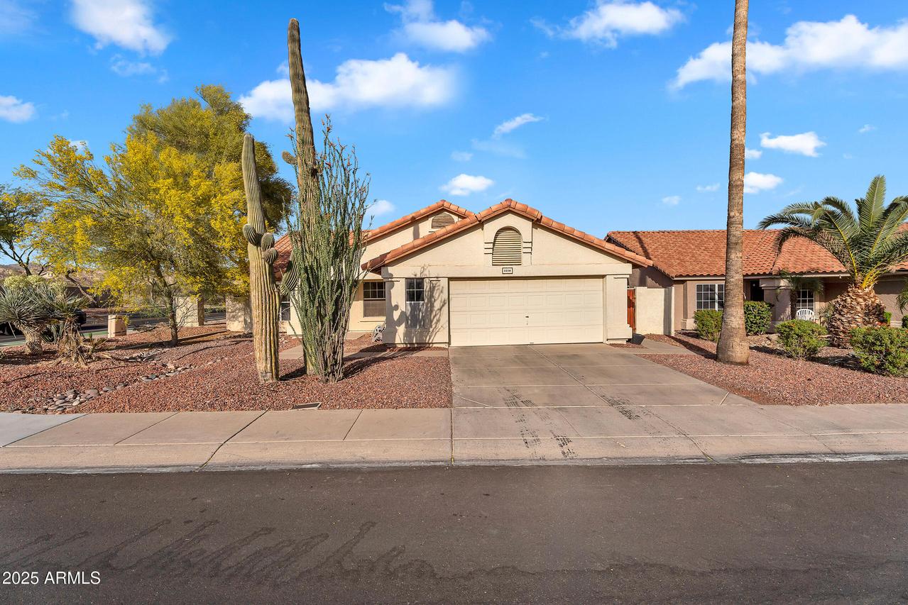 2218 E Desert Trumpet Rd., Phoenix, AZ 85048