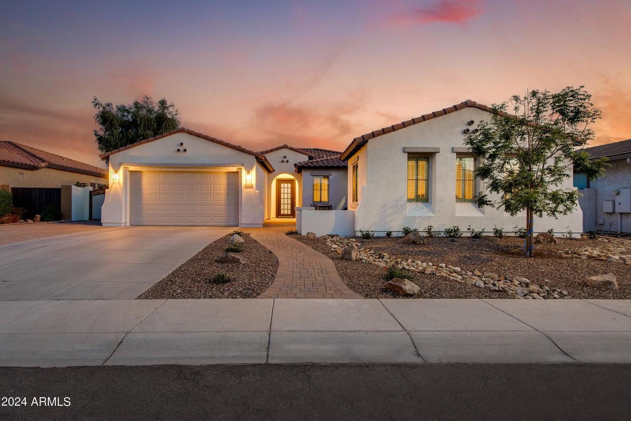 3673 E Horseshoe Dr., Chandler, AZ 85249
