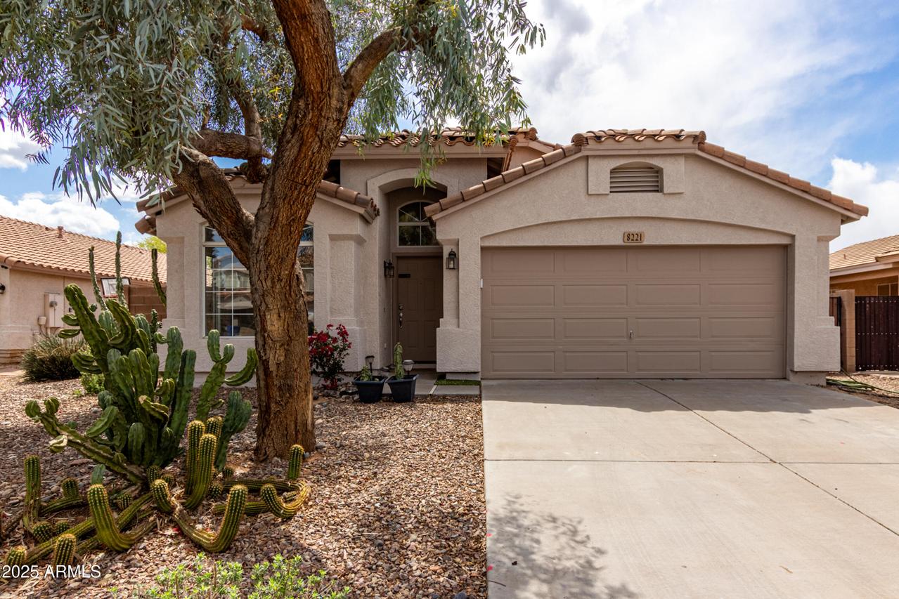 8221 W Lumbee St., Phoenix, AZ 85043