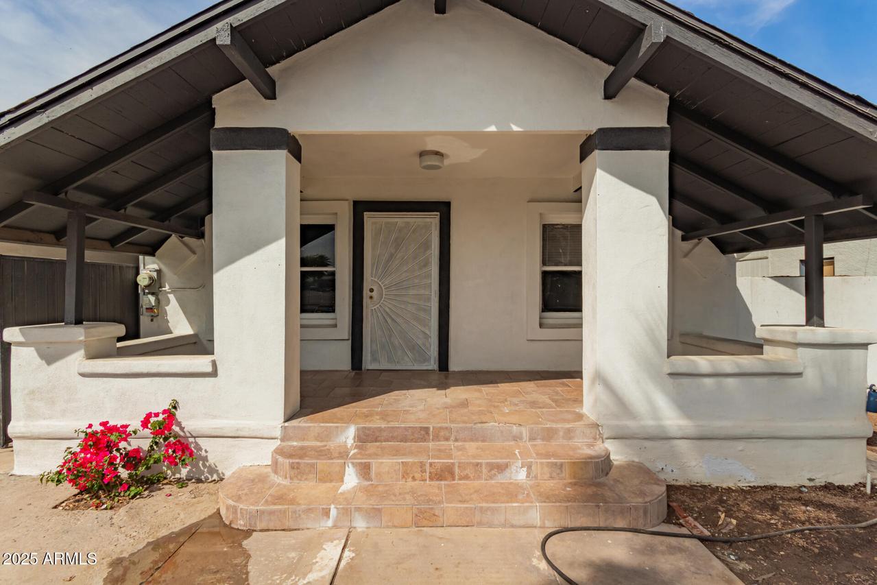 1022 N 10th St., Phoenix, AZ 85006