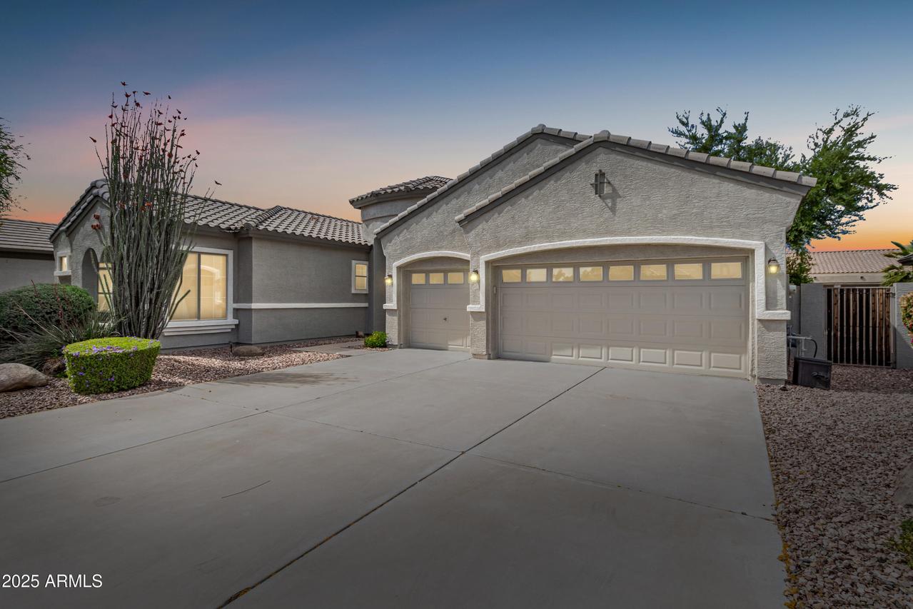 2600 E Hazeltine Way, Chandler, AZ 85249