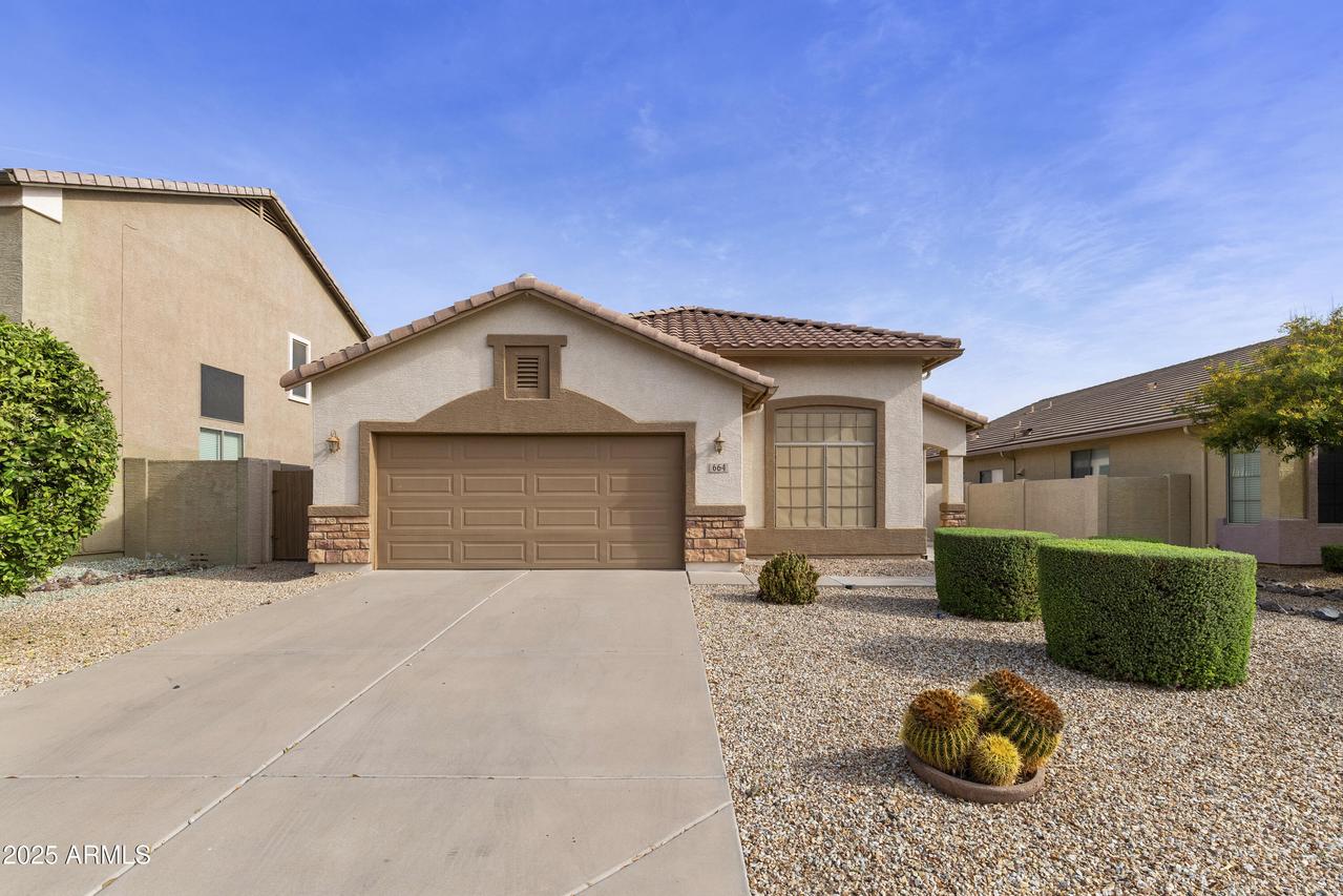 664 W Desert Basin Dr., San Tan Valley, AZ 85143