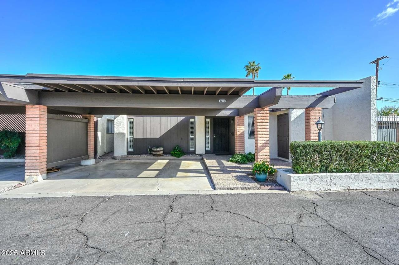 1216 E Ormondo Way, Phoenix, AZ 85014