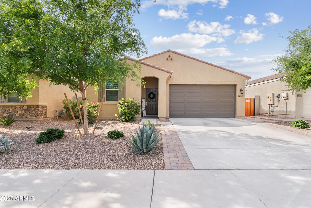 4087 W Coneflower Ln., San Tan Valley, AZ 85144