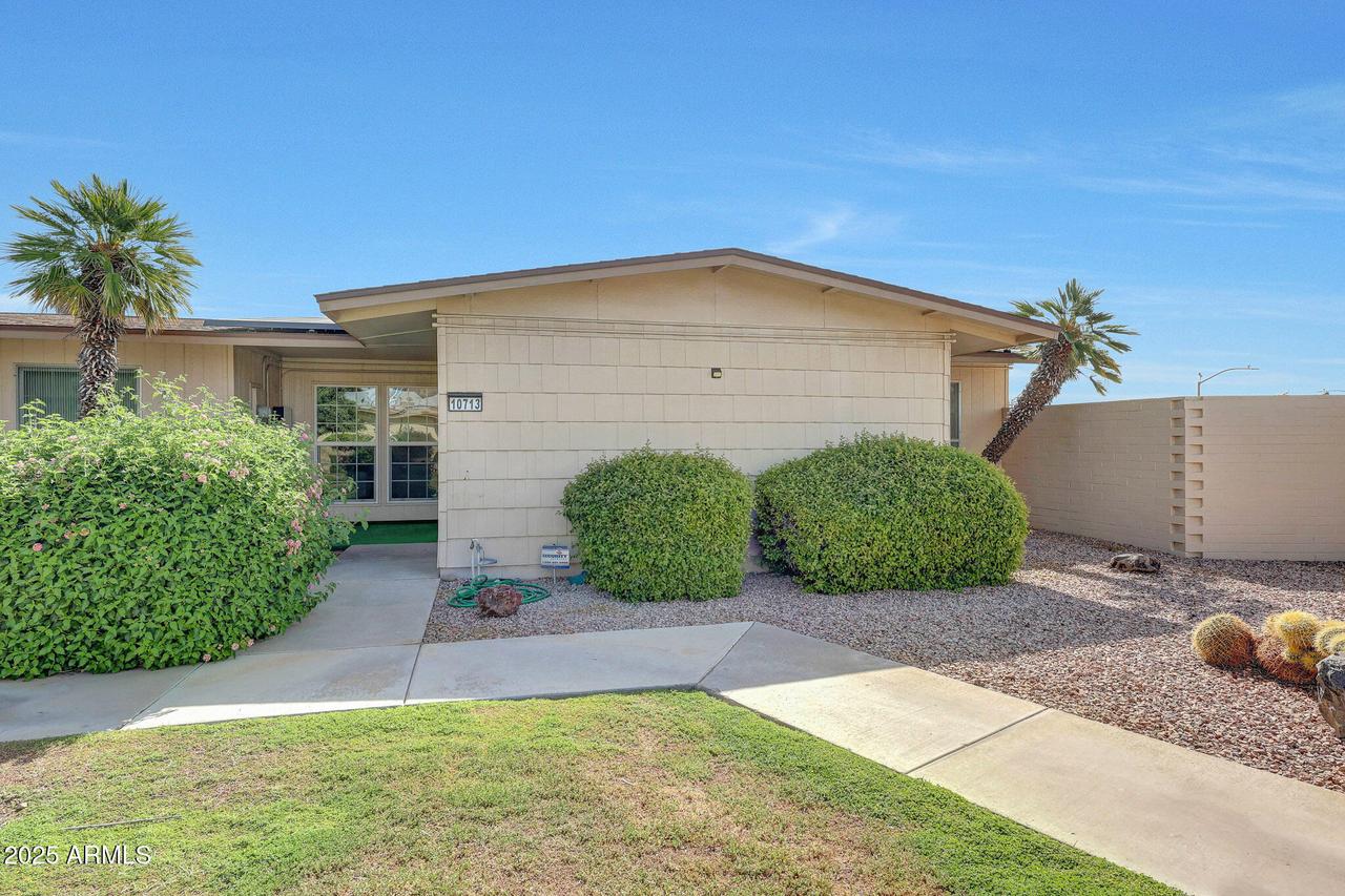 10713 W Santa Fe Dr., Sun City, AZ 85351