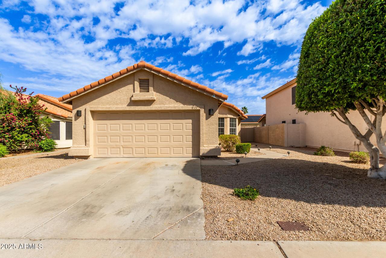 7822 W Mcrae Way, Glendale, AZ 85308