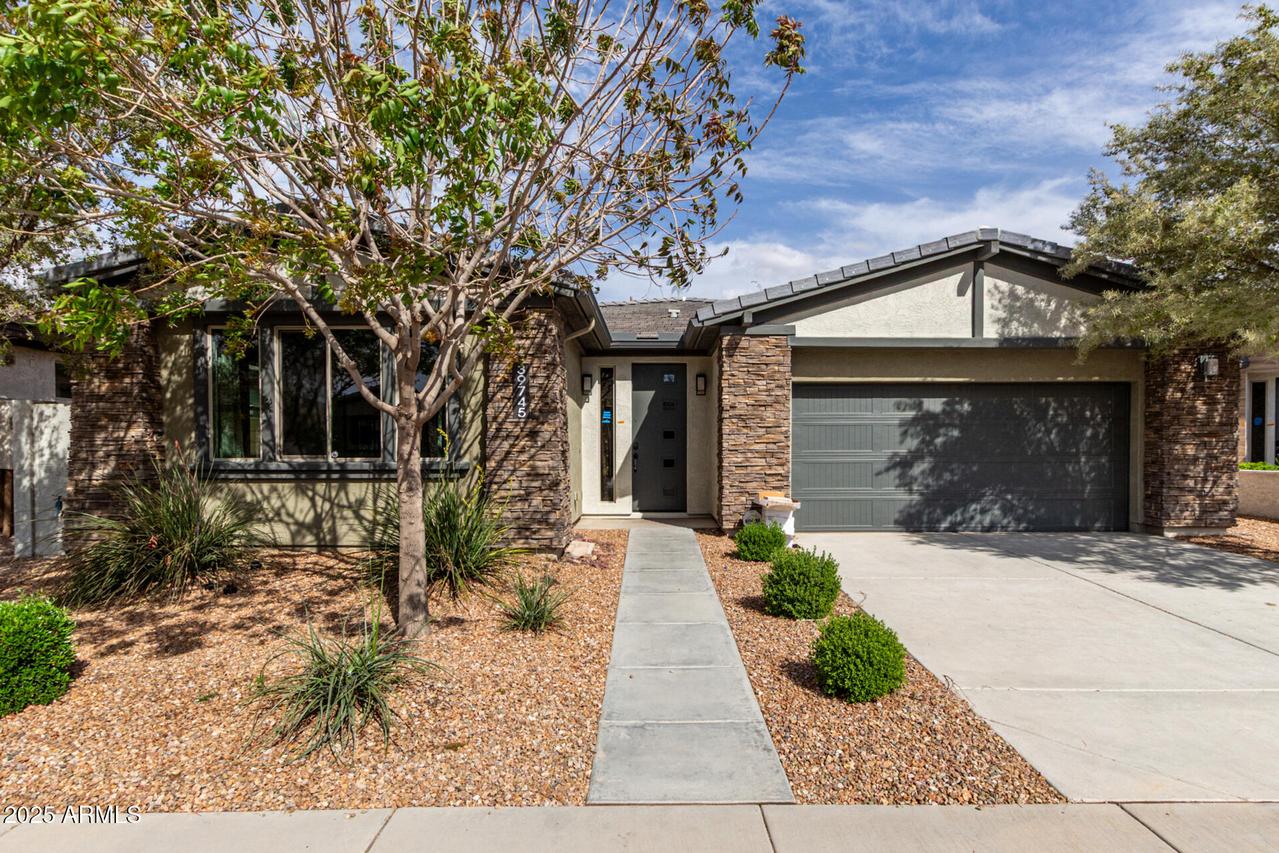 39745 N Collins Ln., San Tan Valley, AZ 85140
