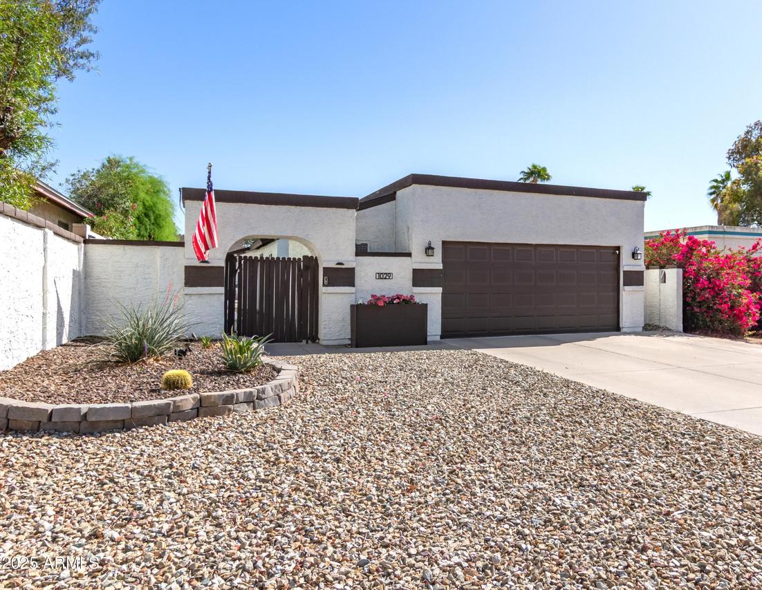 1029 E Marco Polo Rd., Phoenix, AZ 85024