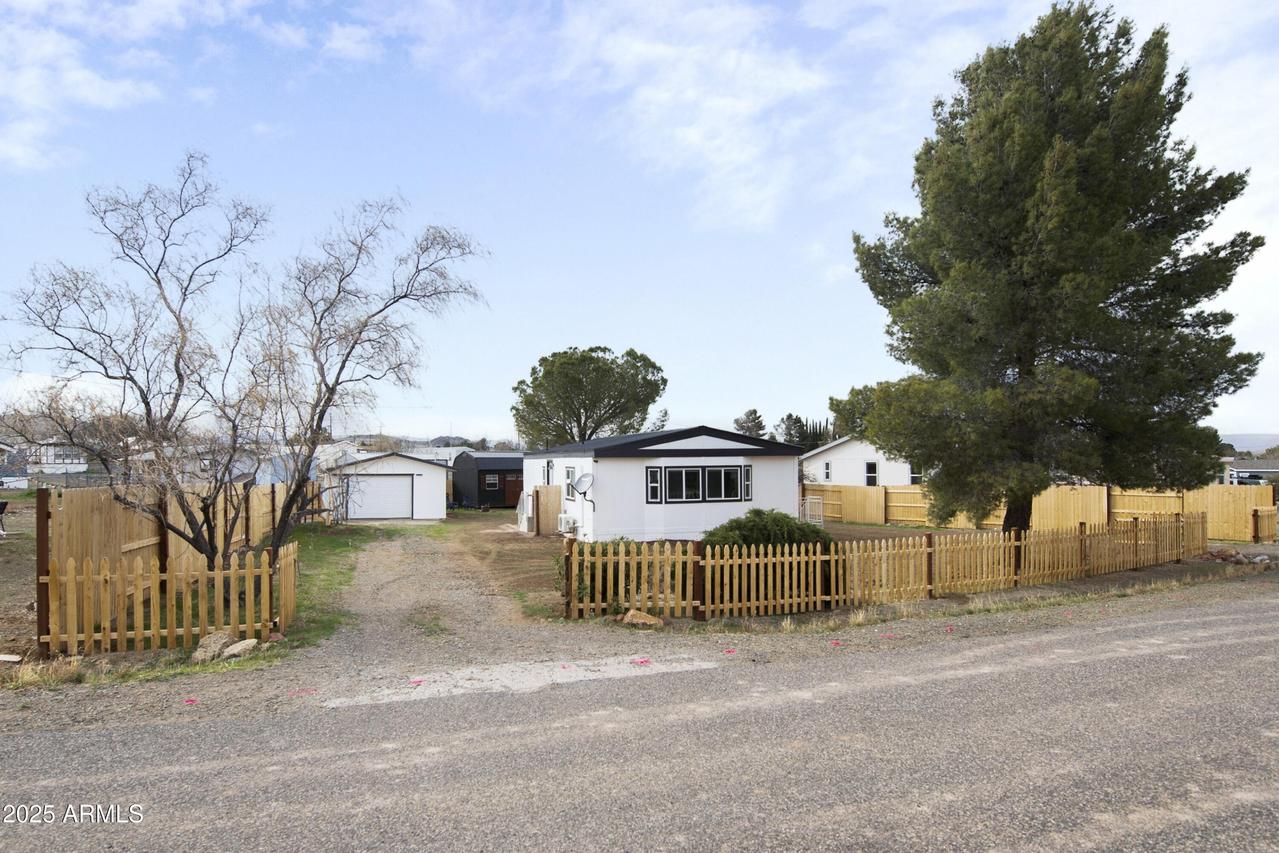 20550 E Sunset Ln., Mayer, AZ 86333