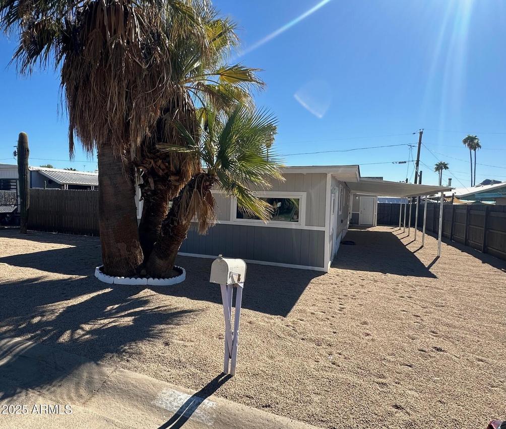 2027 E Michelle Dr., Phoenix, AZ 85022