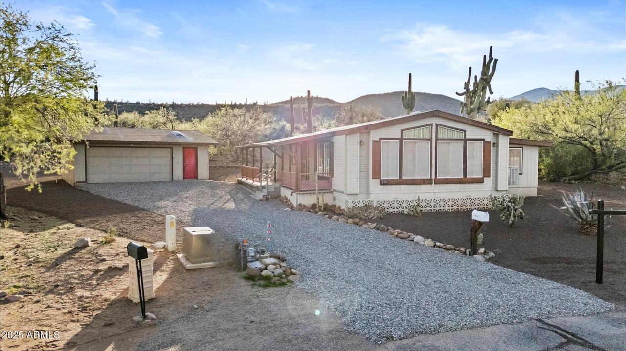 18756 E Mechling Dr., Black Canyon City, AZ 85324