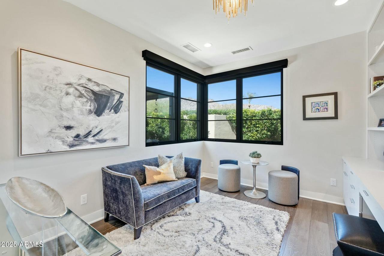 5728 E Village Dr., Paradise Valley, AZ 85253