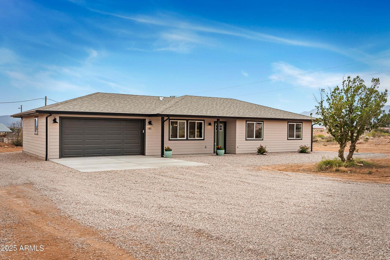 180 S Bright Star Ln., Cornville, AZ 86325