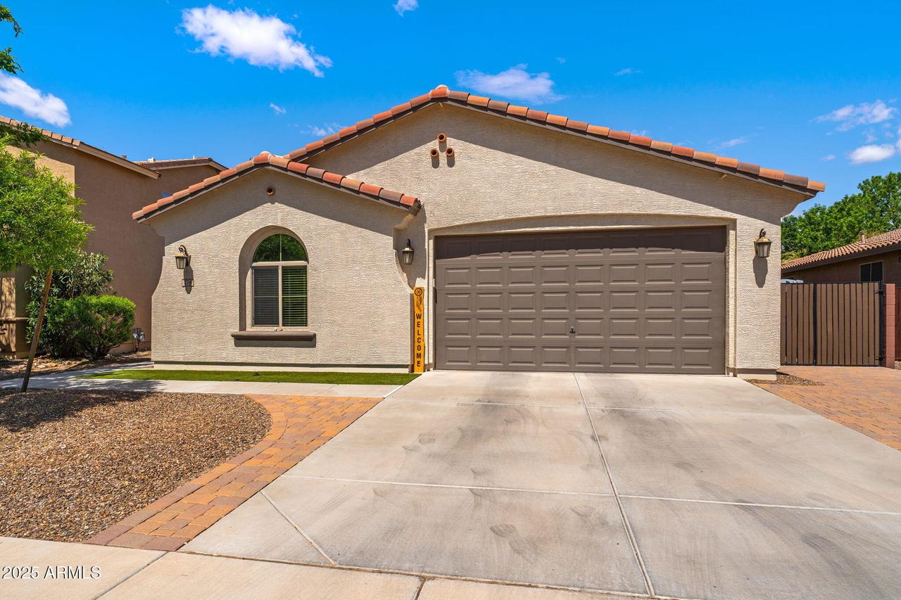 274 W Sweet Shrub Ave., San Tan Valley, AZ 85140