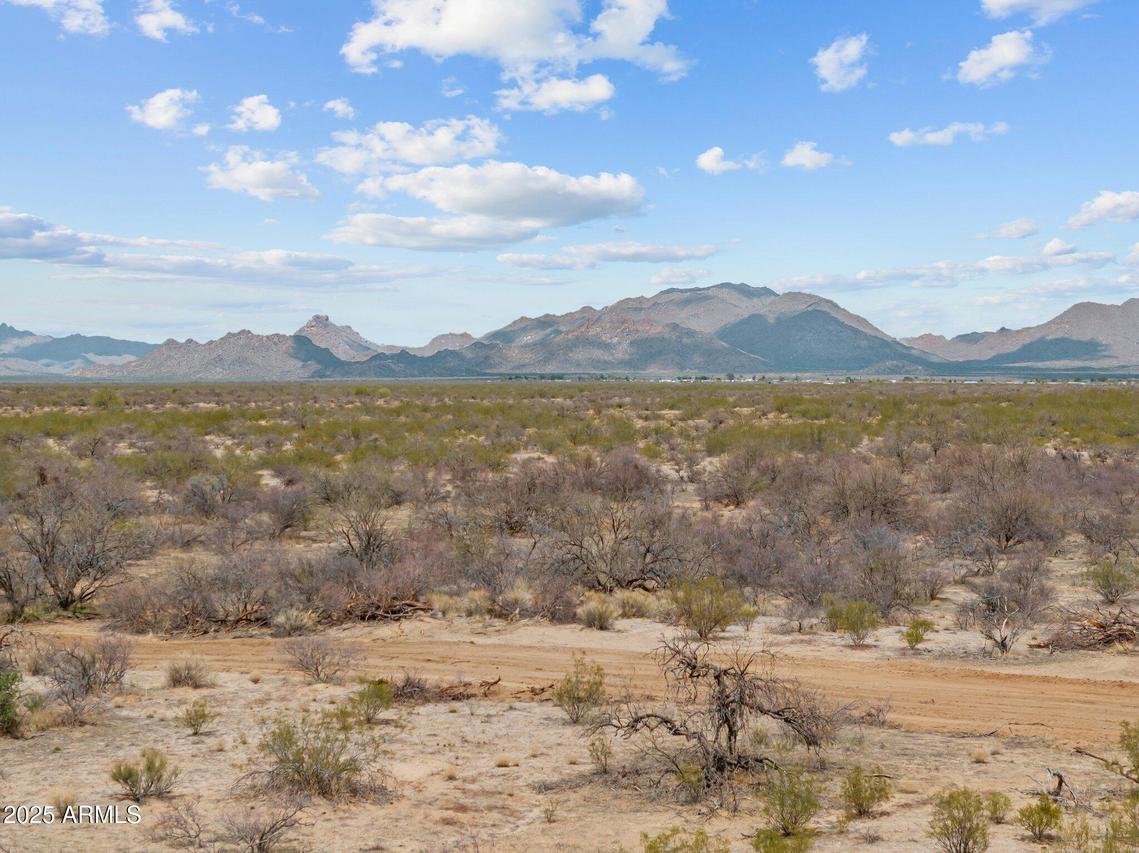 XXX W Saguaro Hill B-3 Rd. #B-3, Congress, AZ 85332