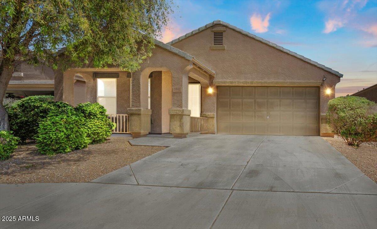 2041 S 215th Dr., Buckeye, AZ 85326