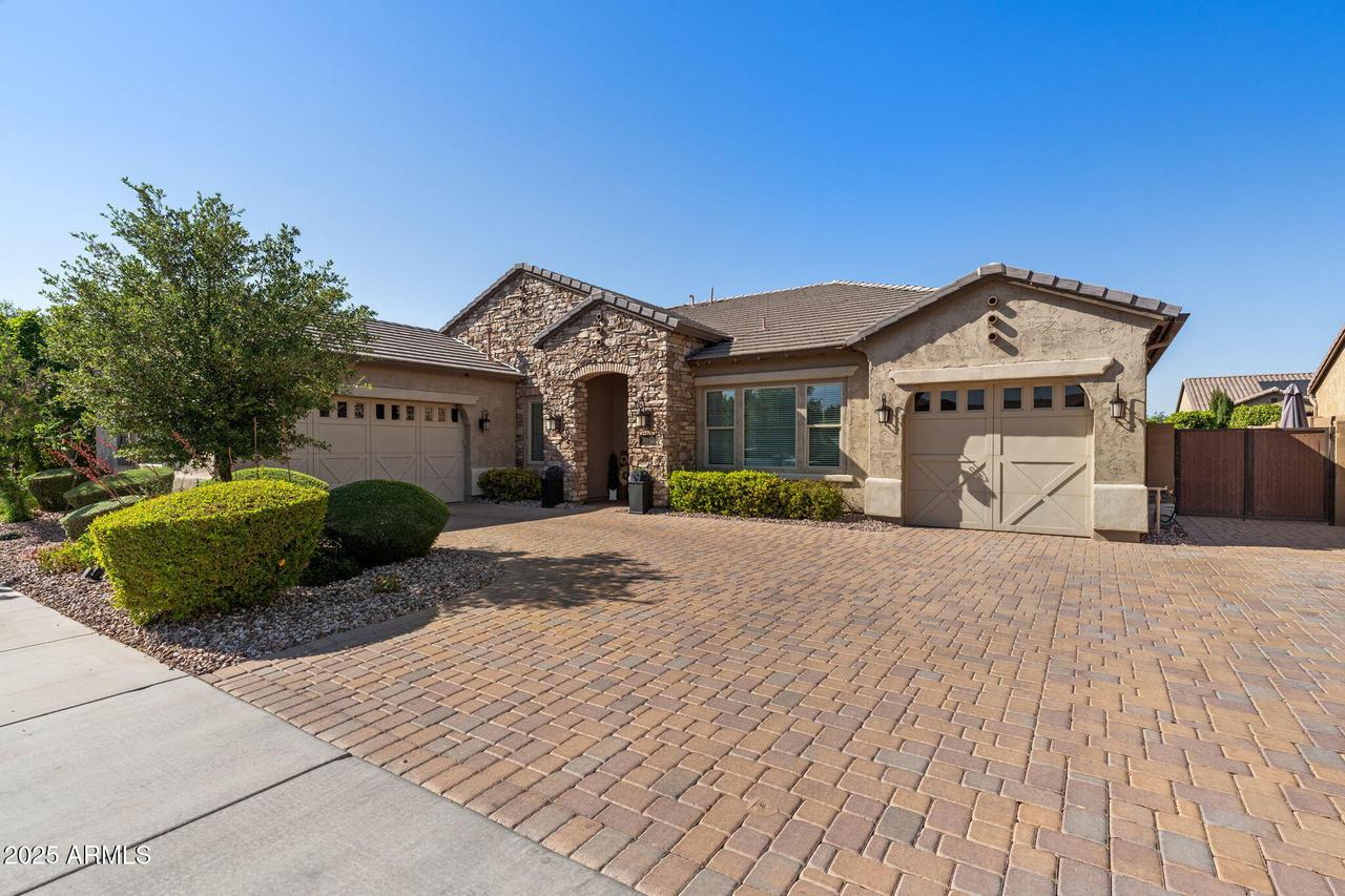 22302 E Russet Rd., Queen Creek, AZ 85142