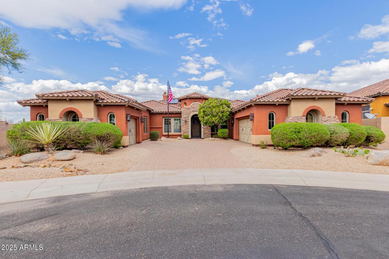 3816 E Expedition Way, Phoenix, AZ 85050