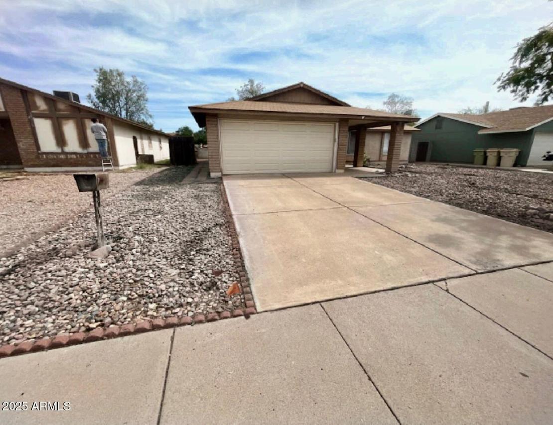 6231 W Zoe Ella Way, Glendale, AZ 85306