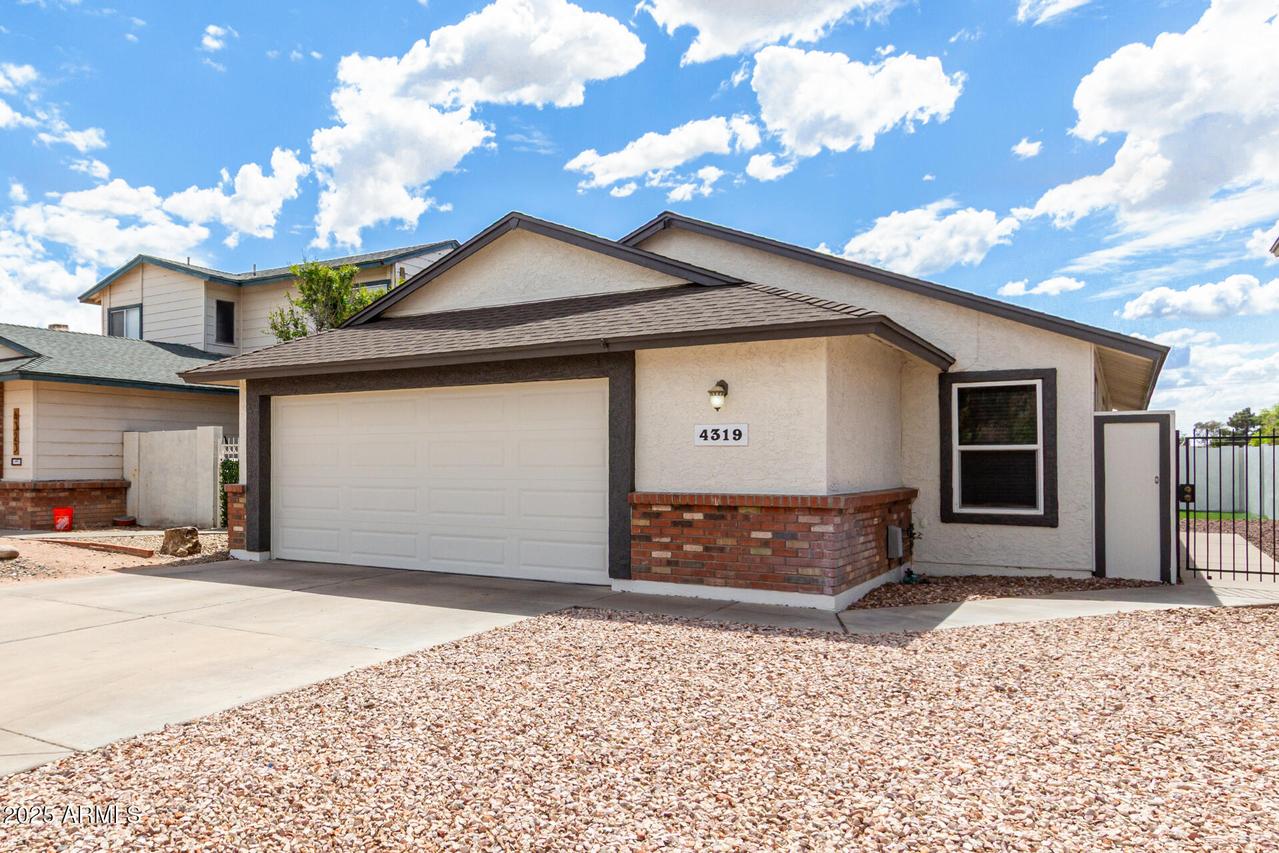 4319 E Contessa St., Mesa, AZ 85205